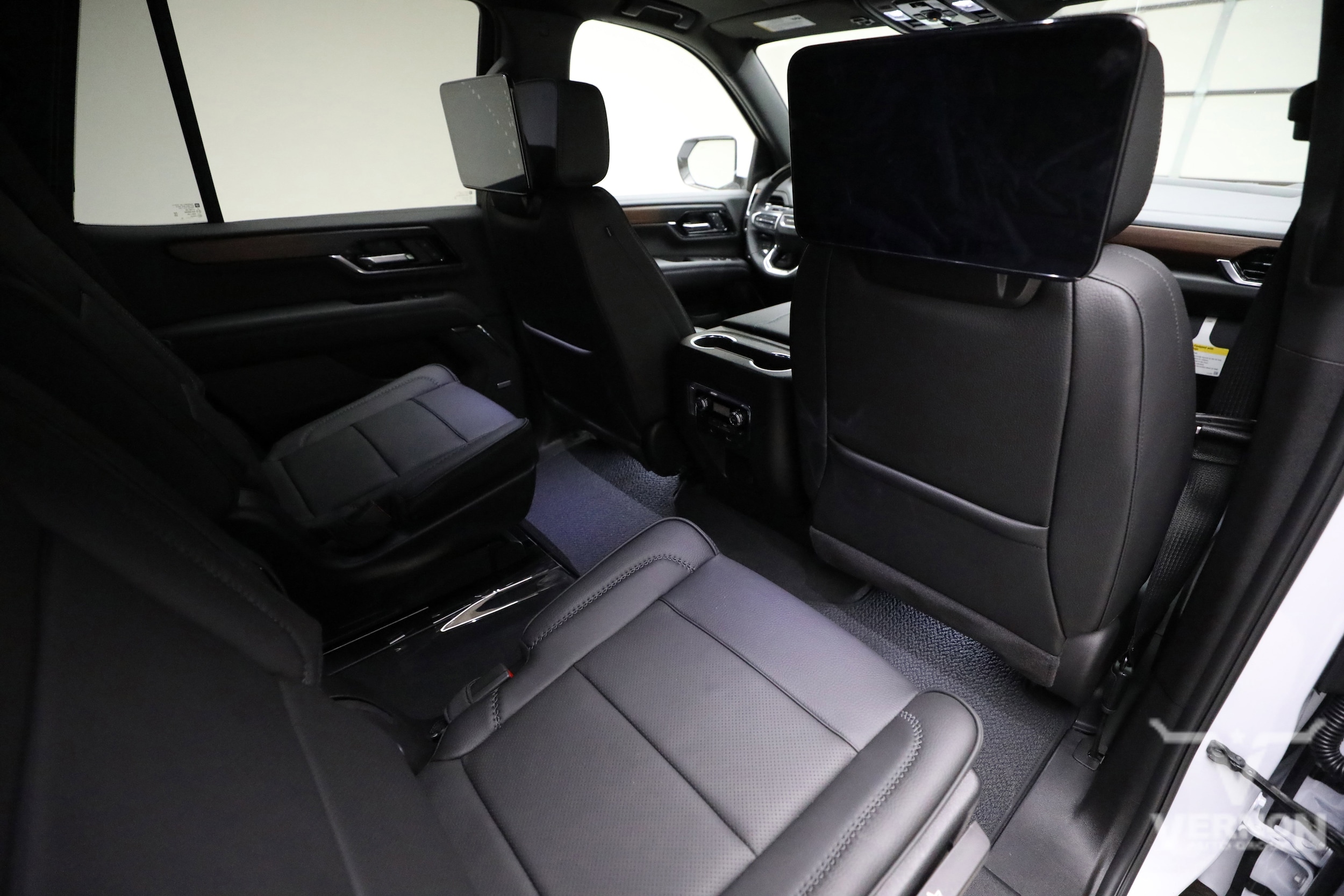 2026 GMC Yukon Denali - Photo 12