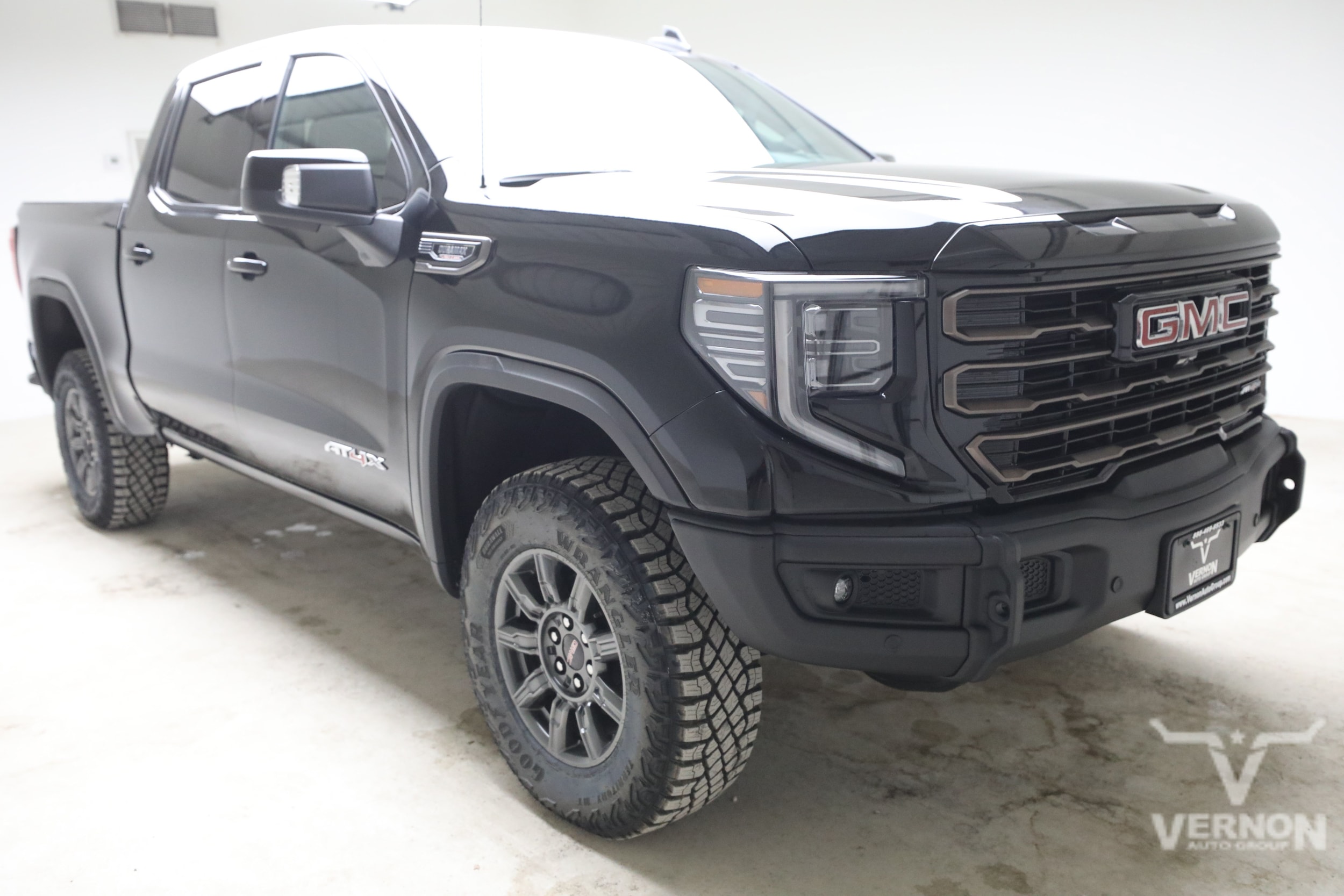 2026 GMC Sierra 1500 AT4X - Photo 7