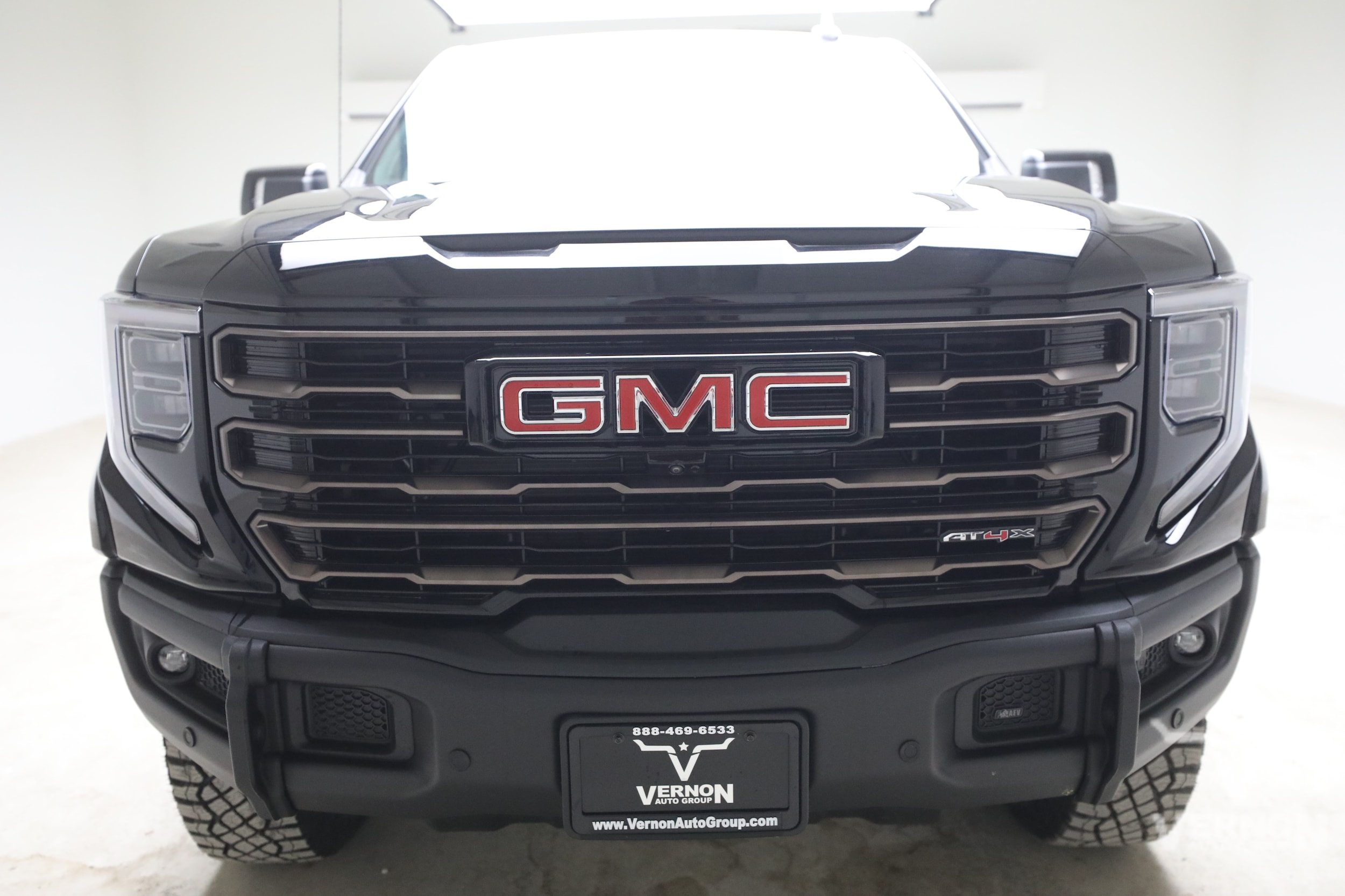 2026 GMC Sierra 1500 AT4X - Photo 8