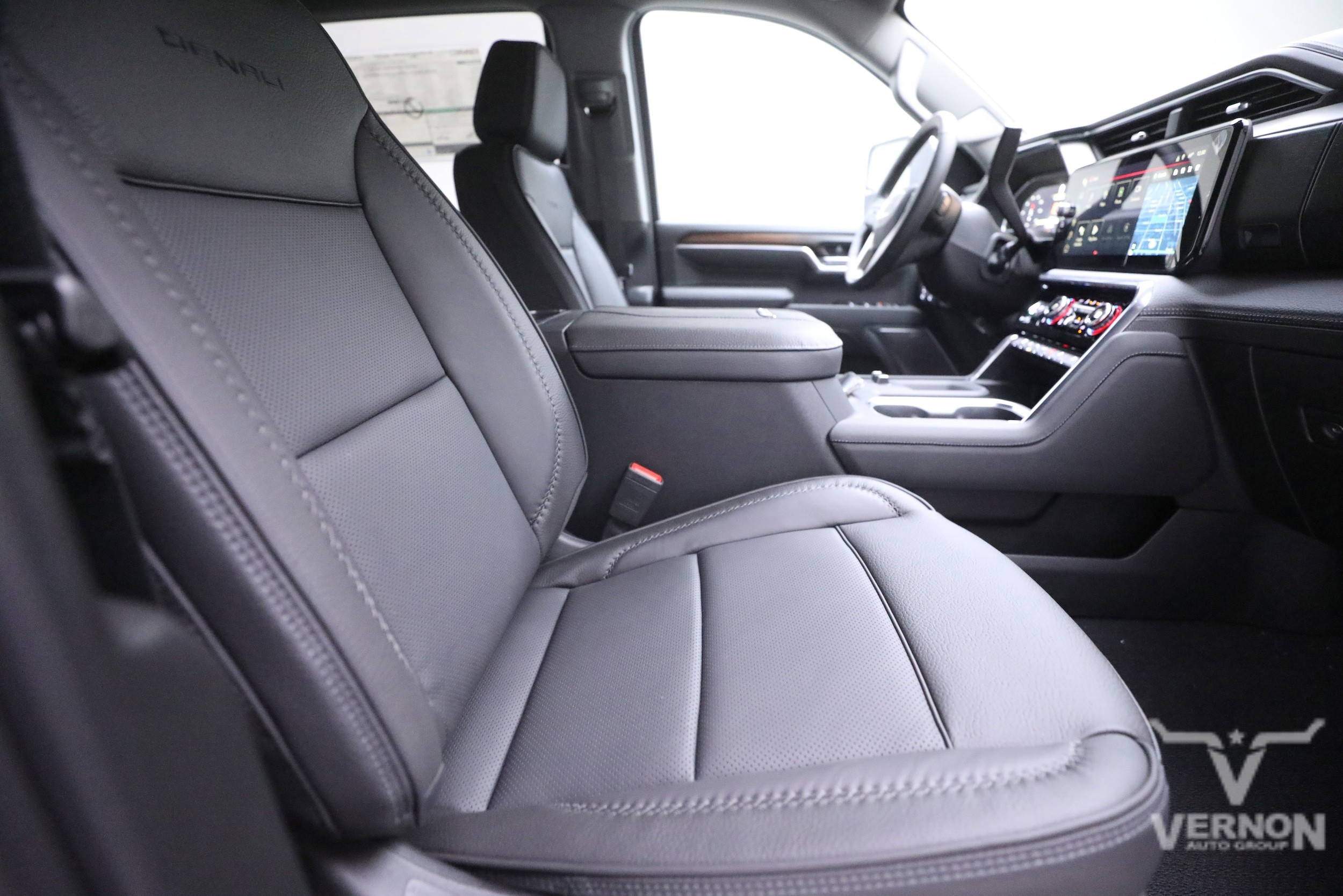 2026 GMC Sierra 3500HD Denali - Photo 11