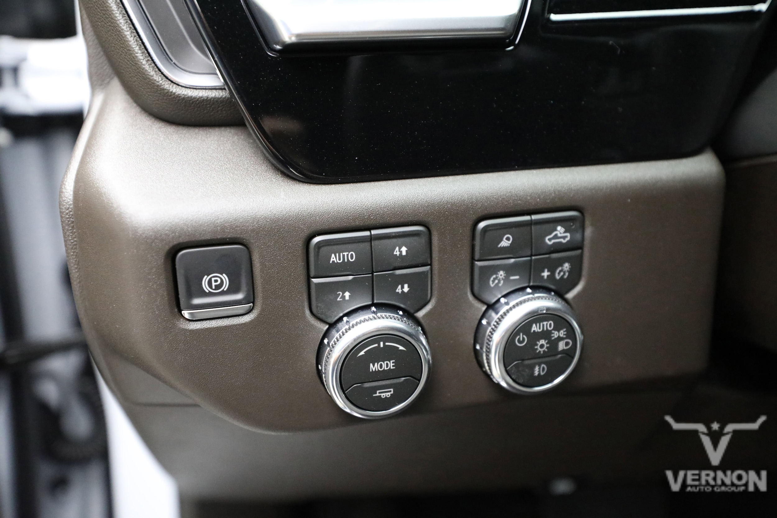 2026 GMC Sierra 1500 SLT - Photo 15