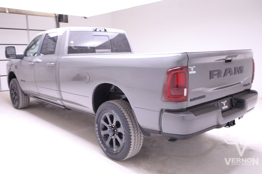 New 2026 Ram 2500 LARAMIE CREW CAB 4X4 8' BOX Pickup