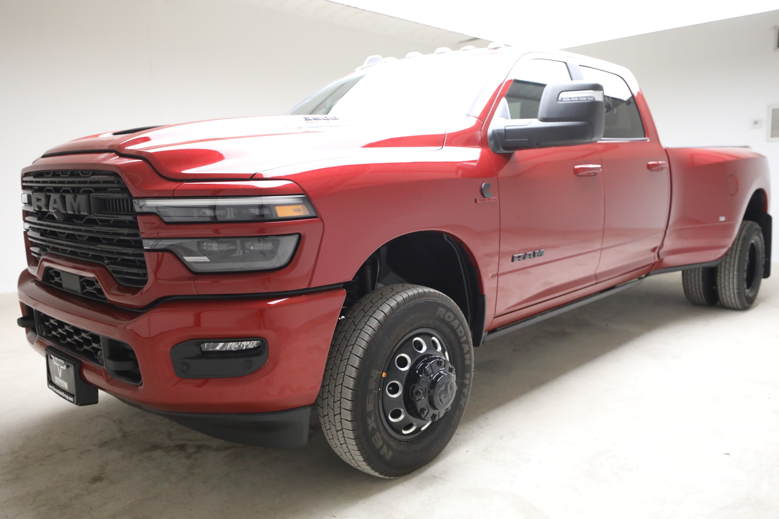 New 2026 Ram 3500 LARAMIE CREW CAB 4X4 8' BOX