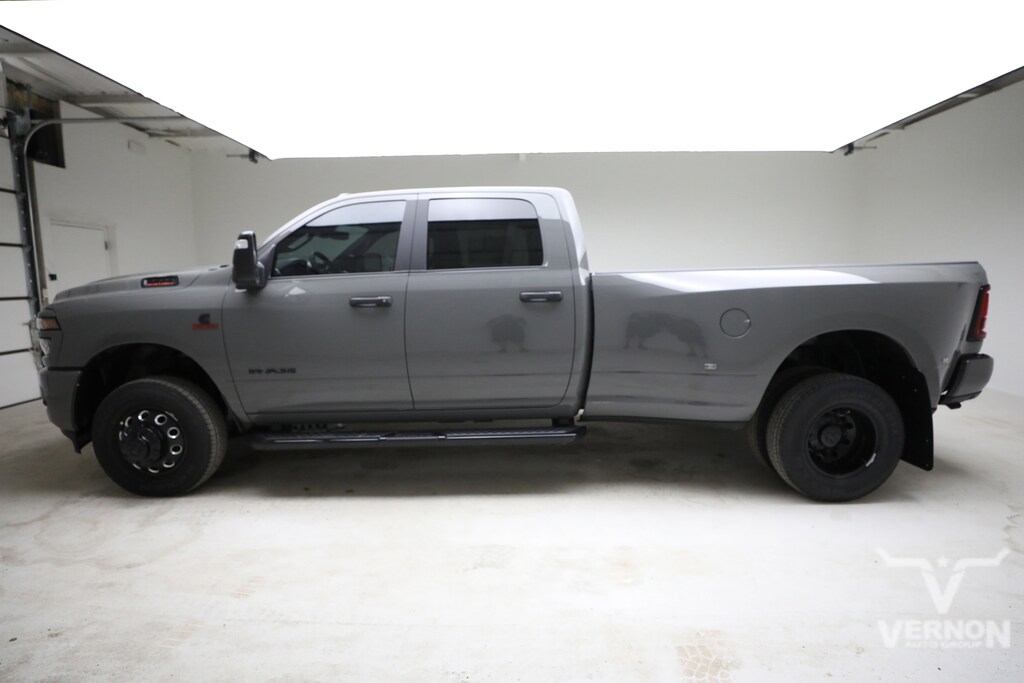 New 2026 Ram 3500 LONE STAR CREW CAB 4X4 8' BOX Pickup