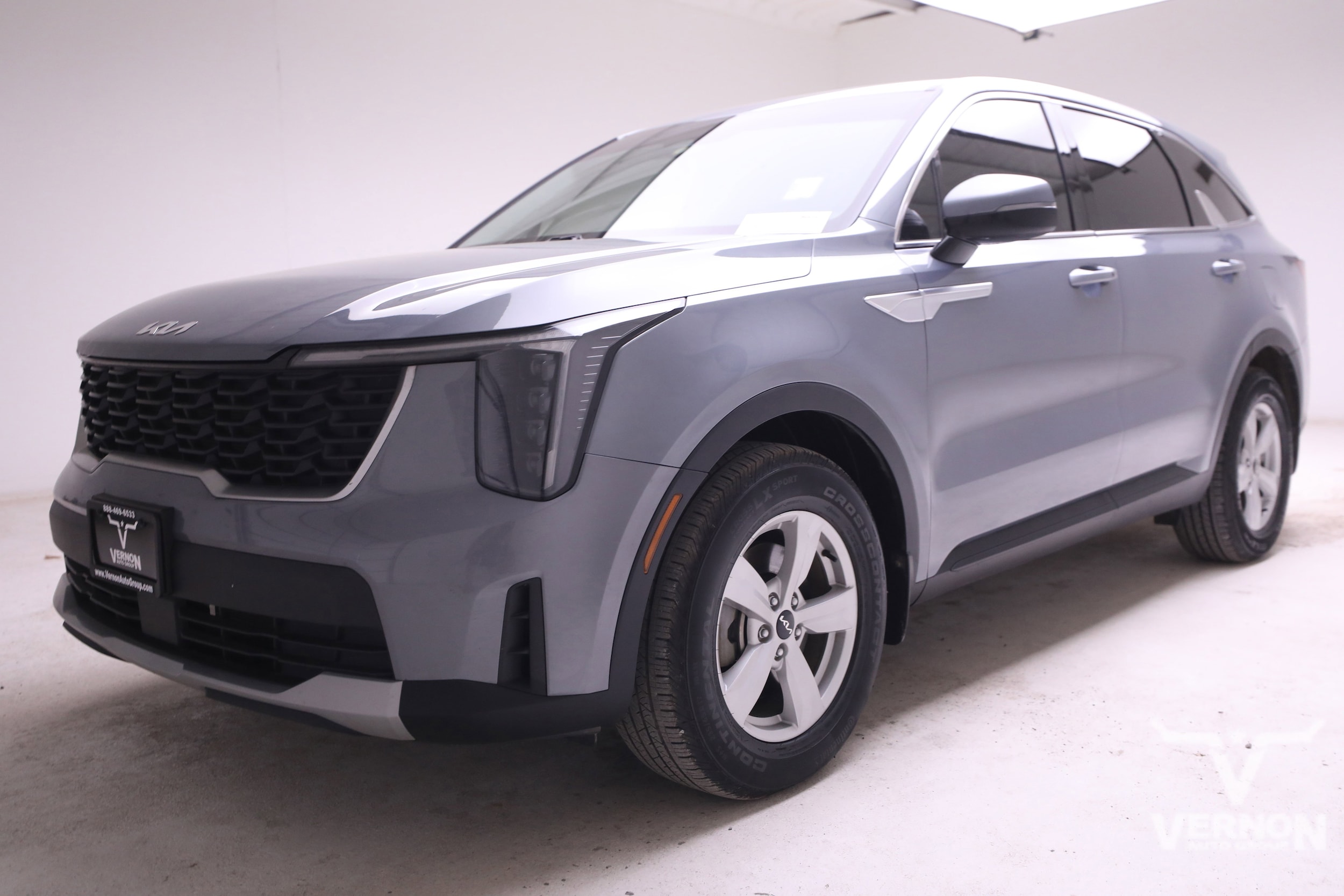 2025 Kia Sorento LX's photo