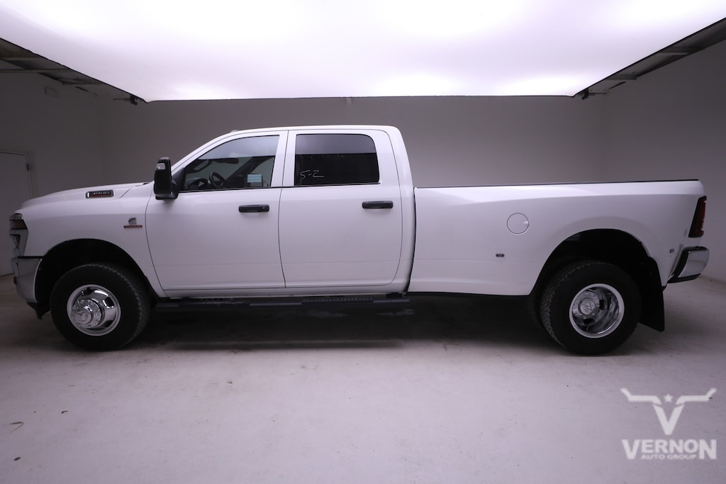 New 2026 Ram 3500 TRADESMAN CREW CAB 4X4 8' BOX Pickup