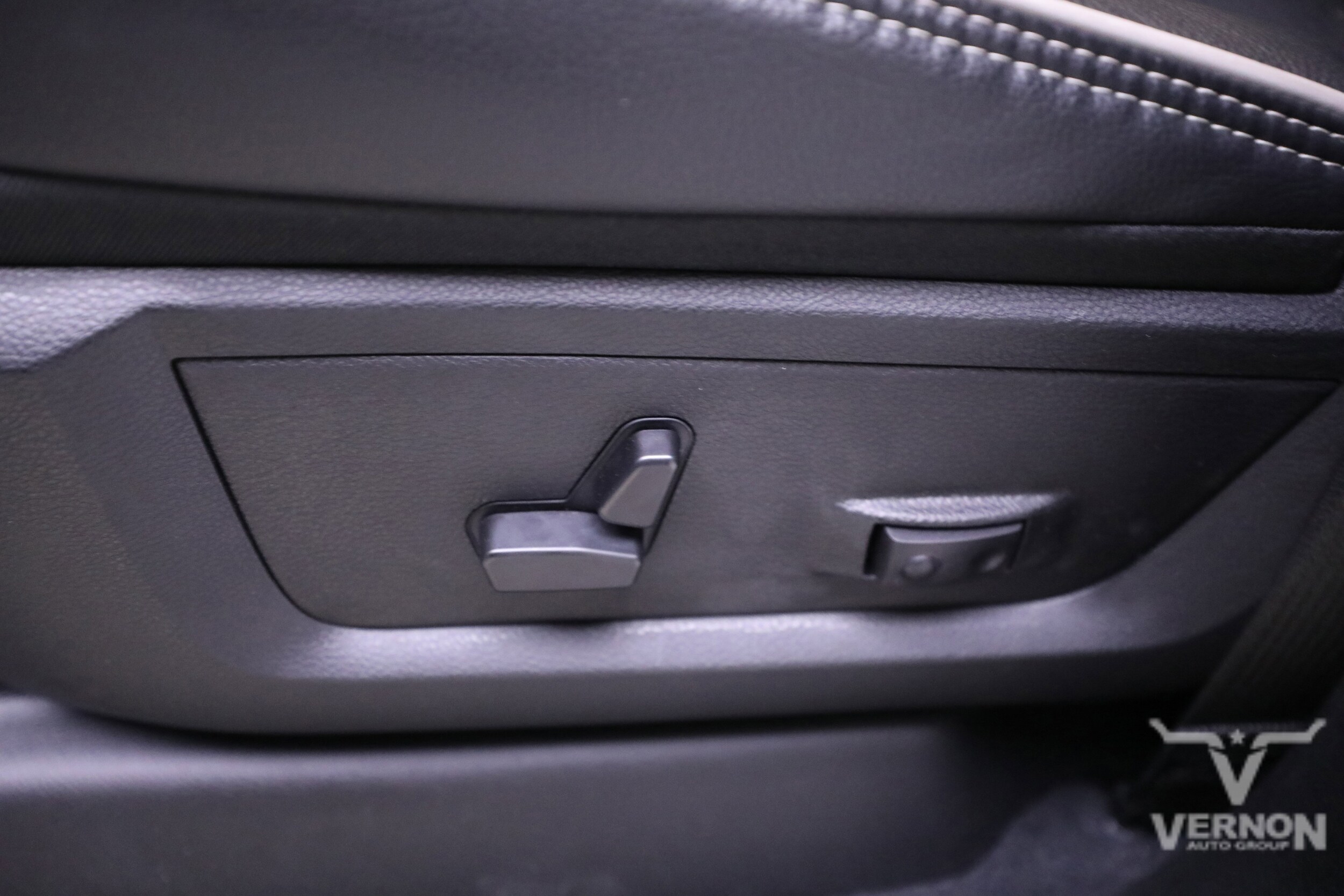 2026 RAM 3500 Laramie - Photo 14
