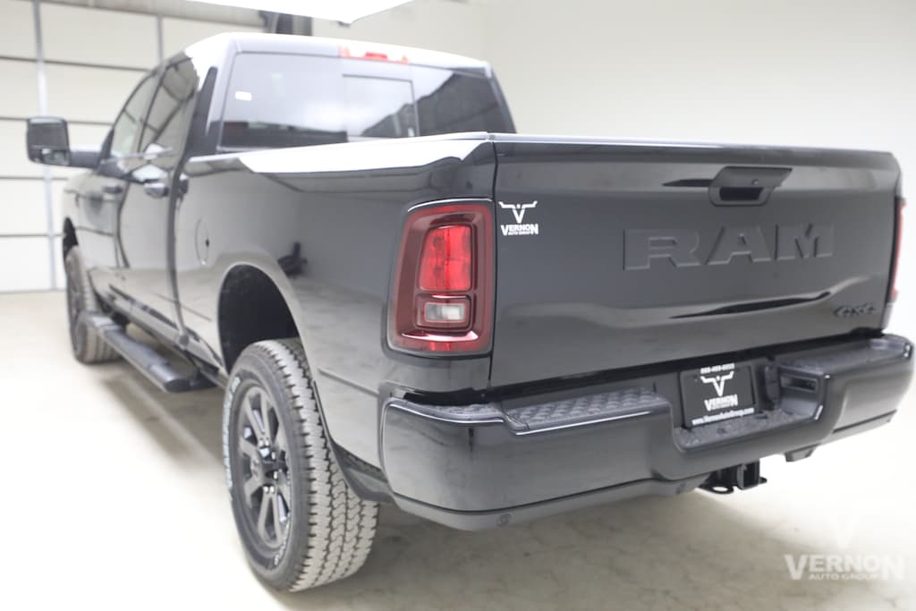 New 2026 Ram 2500 BLACK EXPRESS CREW CAB 4X4 6'4 BOX Pickup