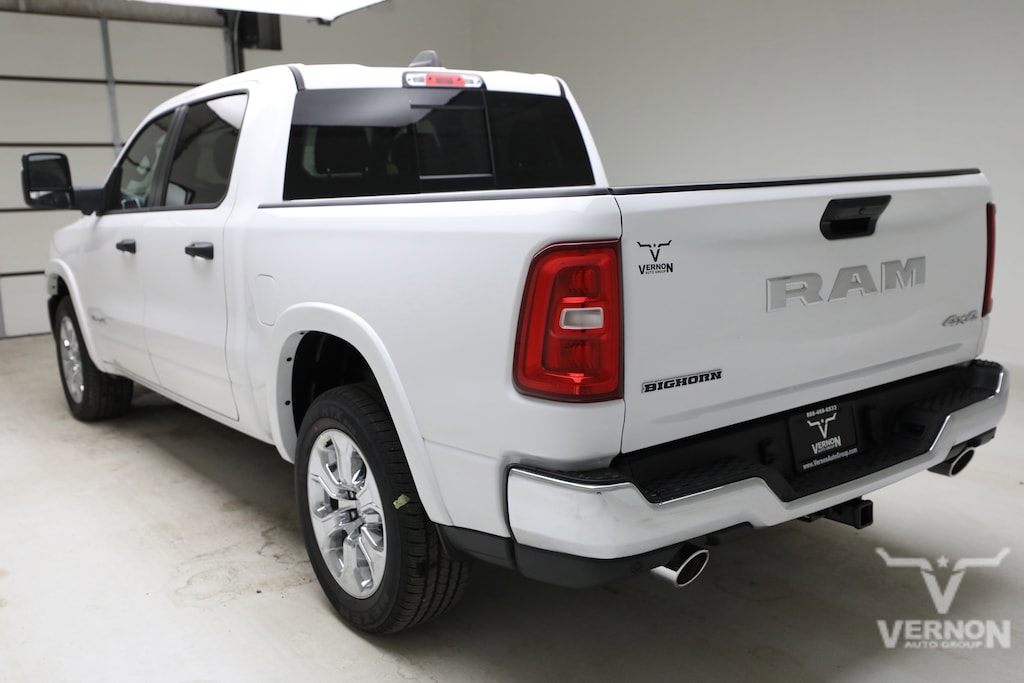 New 2026 Ram 1500 BIG HORN CREW CAB 4X4 5'7 BOX Pickup