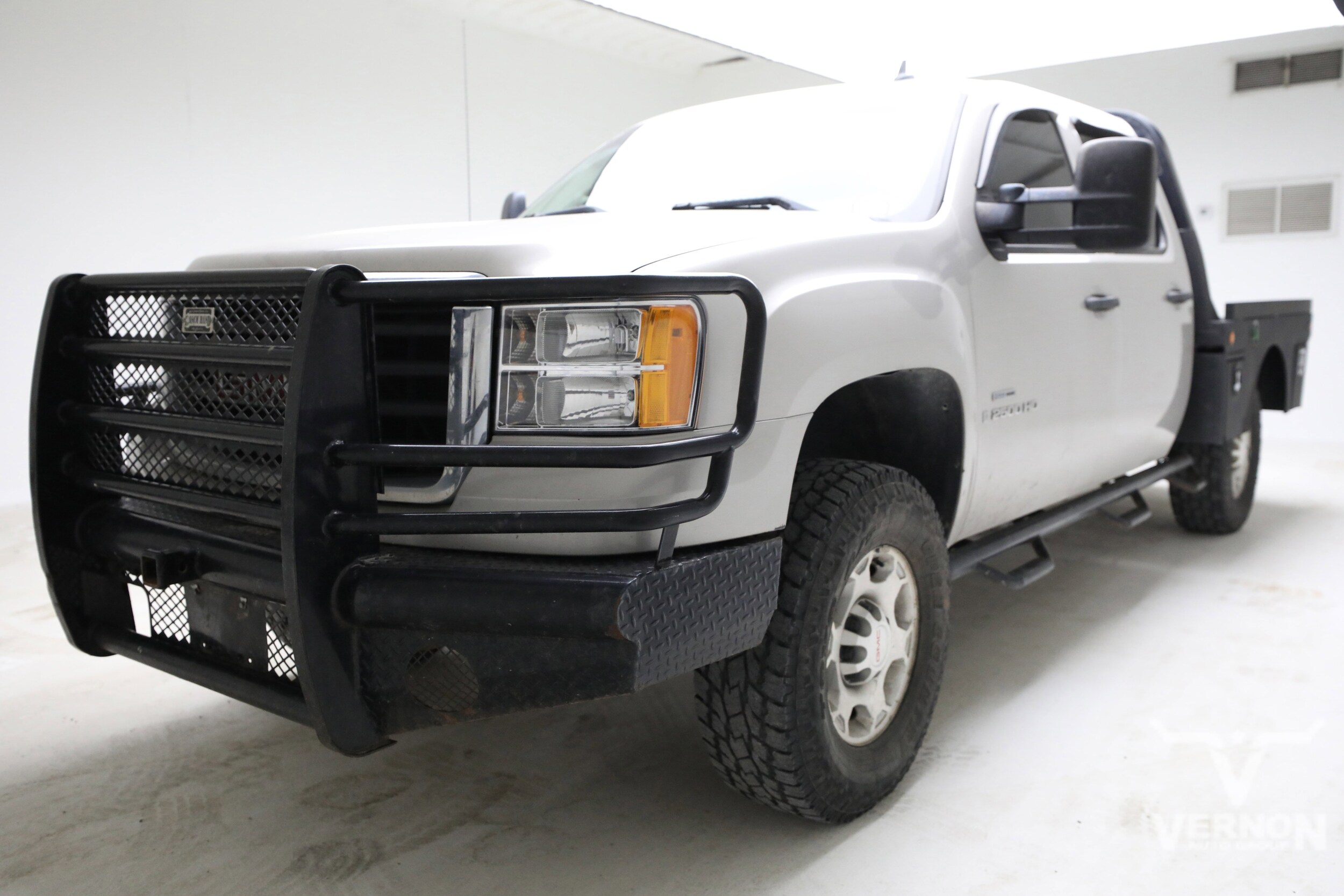 Silver Birch 2009 GMC Sierra 2500HD SLE1 Crew Cab 4WD Pickup Truck Four-Wheel Drive Automatic