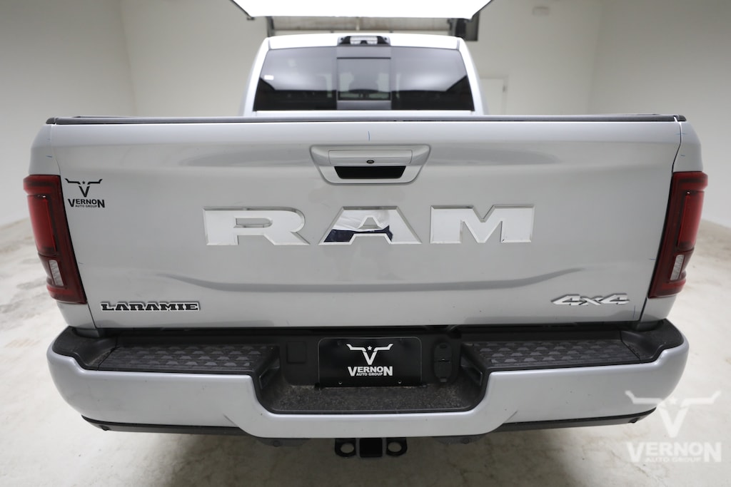 New 2026 Ram 2500 LARAMIE CREW CAB 4X4 6'4 BOX Pickup