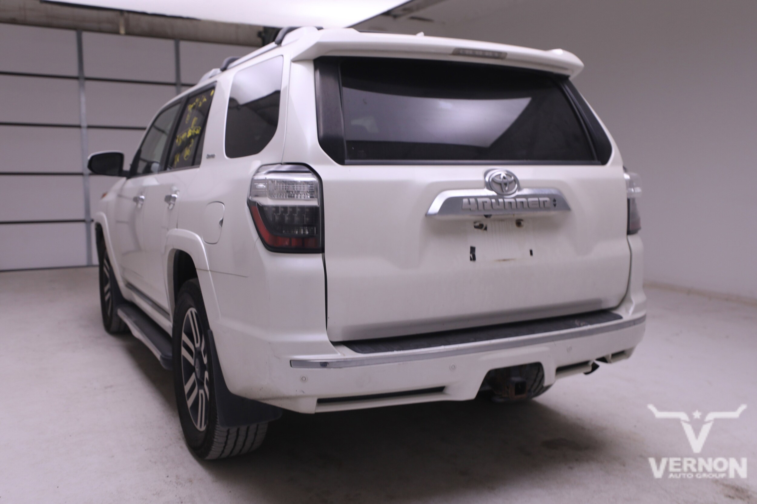 2016 Toyota 4Runner Limited photo 2