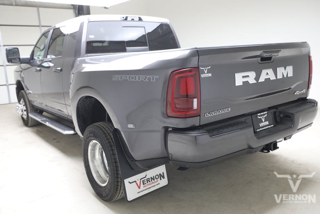 New 2026 Ram 3500 LARAMIE MEGA CAB 4X4 6'4 BOX Pickup