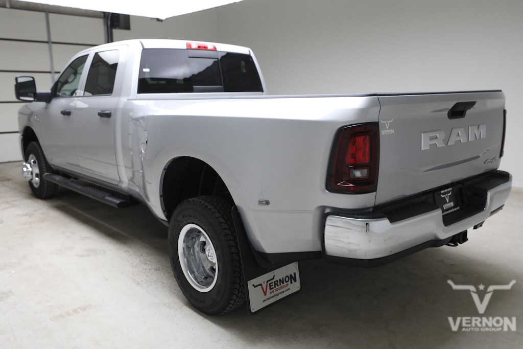 New 2026 Ram 3500 TRADESMAN CREW CAB 4X4 8' BOX Pickup