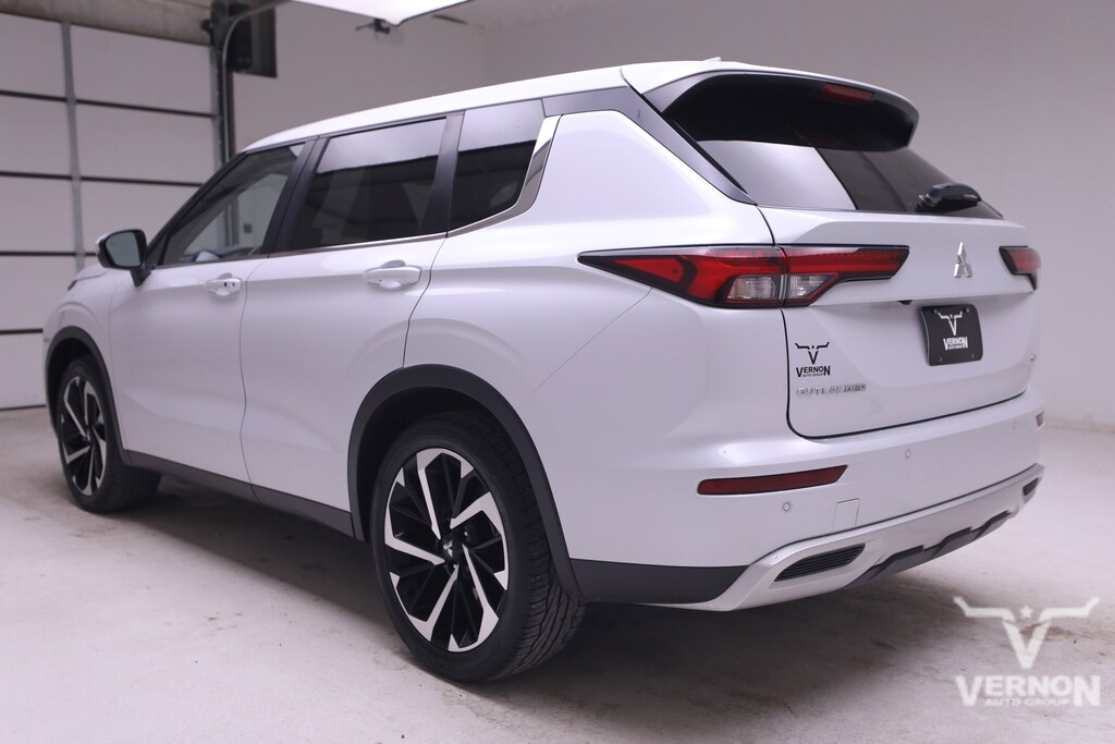 Used 2024 Mitsubishi Outlander SE SUV