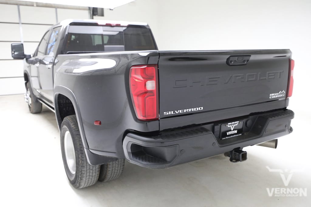 Used 2023 Chevrolet Silverado 3500 HD High Country Truck Crew Cab