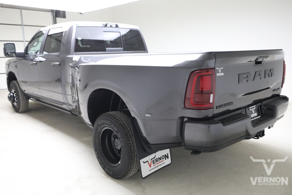 New 2026 Ram 3500 LARAMIE CREW CAB 4X4 8' BOX Pickup