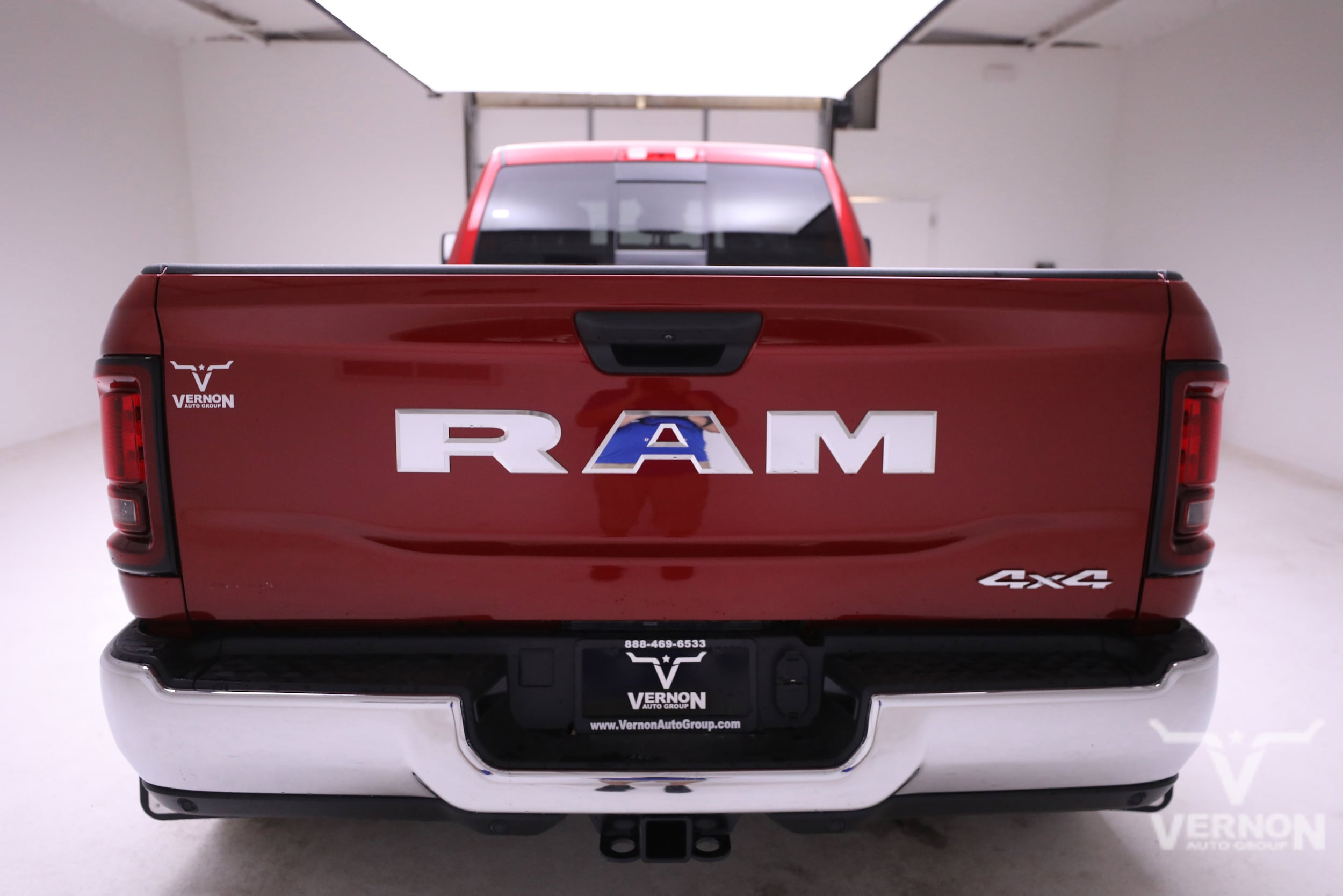 View vehicle photo 4