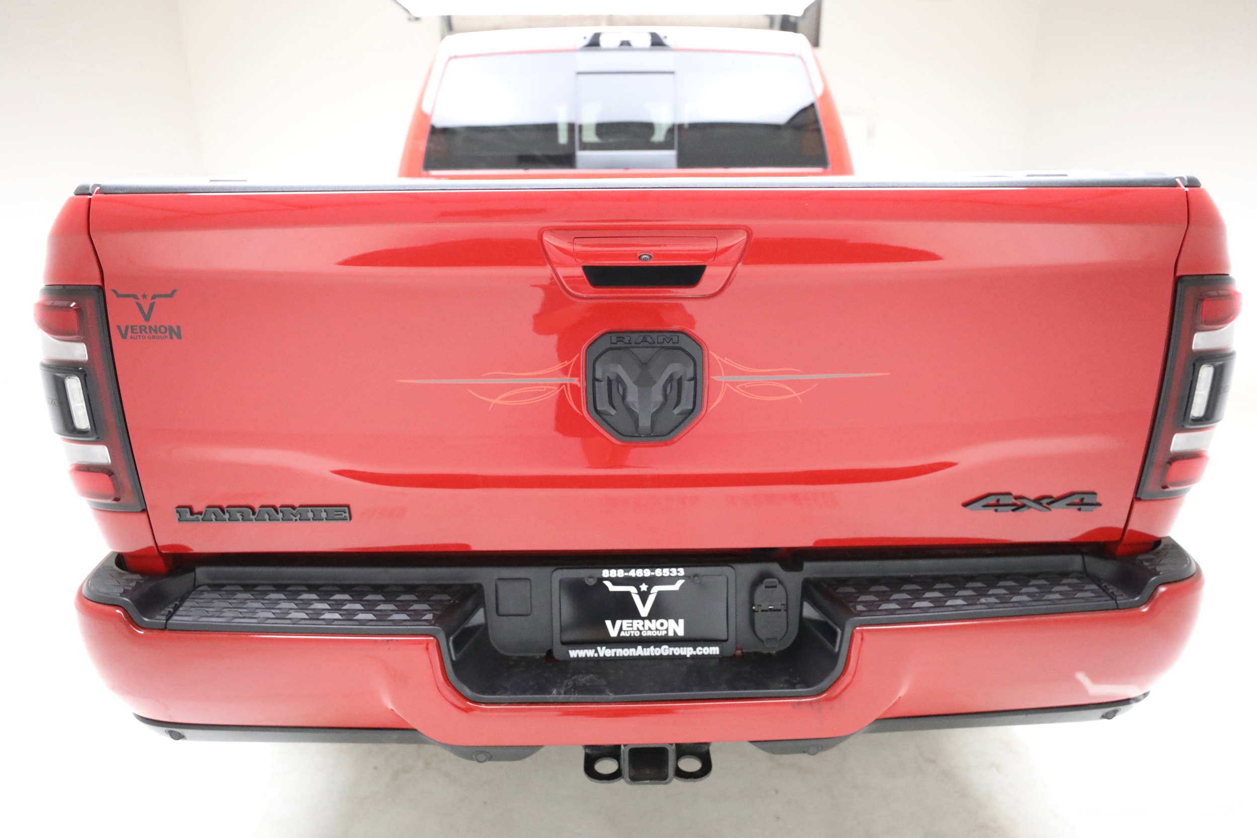 View vehicle photo 4