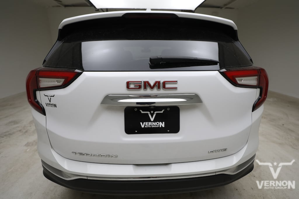 Used 2024 GMC Terrain SLT SUV