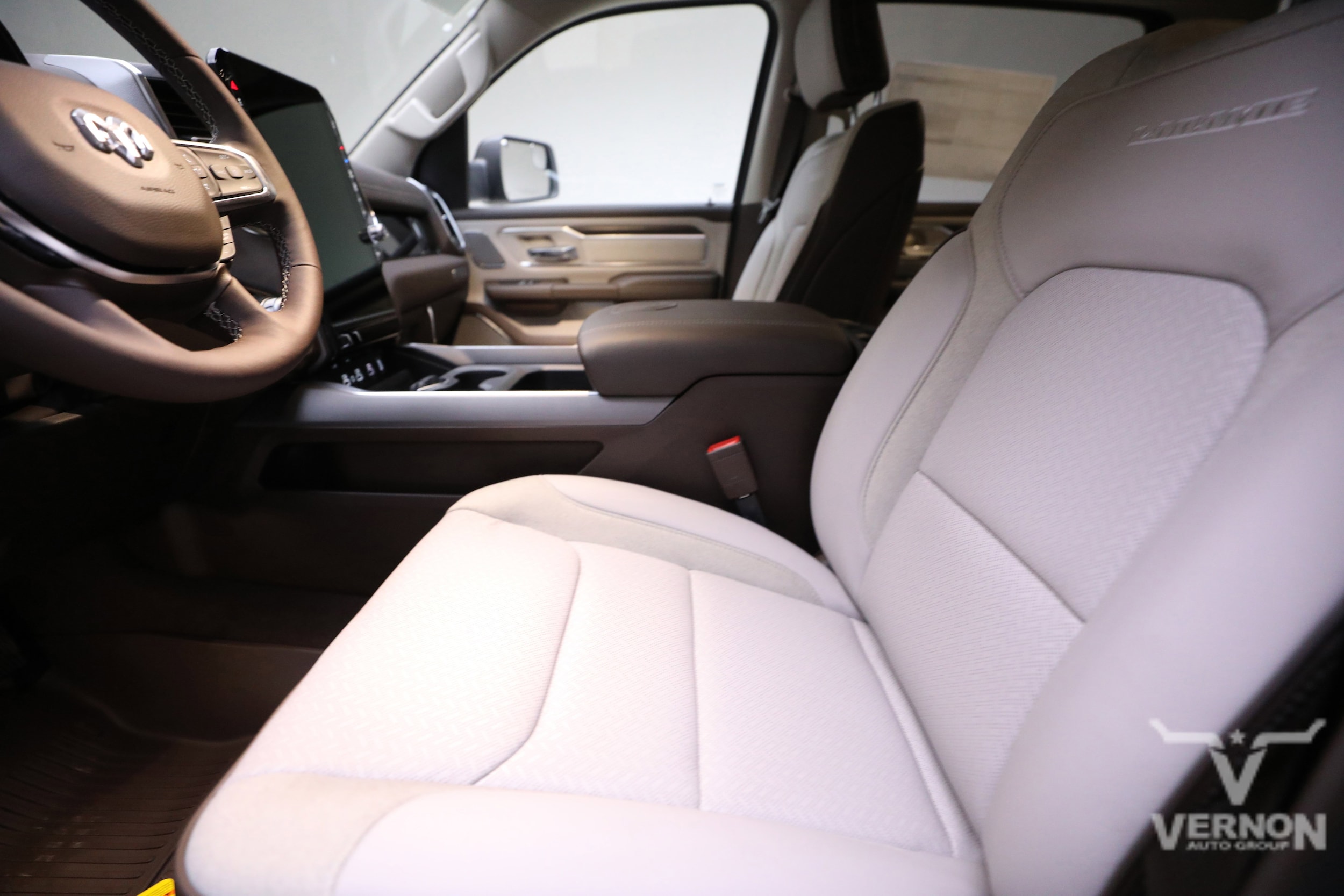 2026 RAM 1500 Laramie - Photo 10