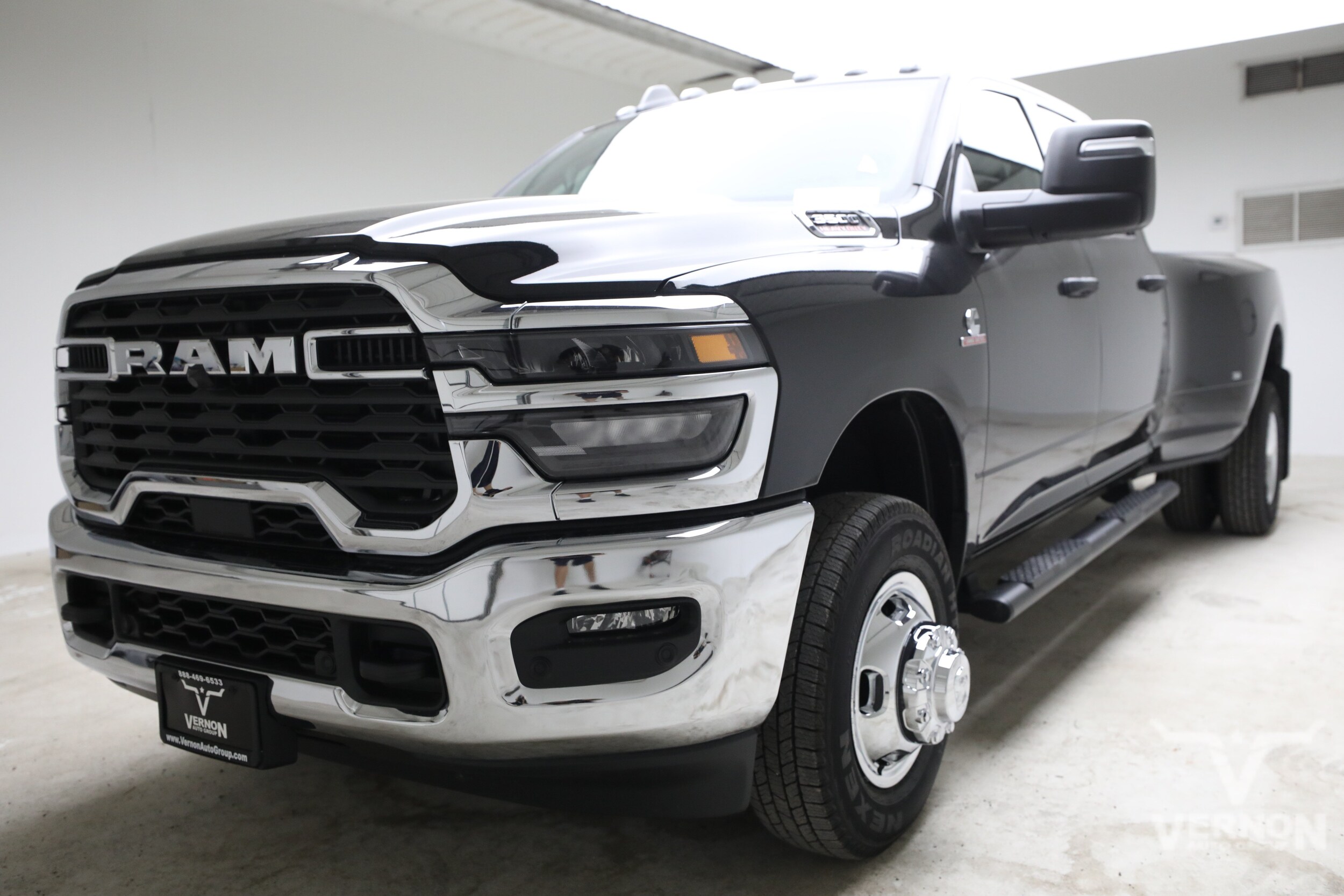 New 2026 Ram 3500 TRADESMAN CREW CAB 4X4 8' BOX