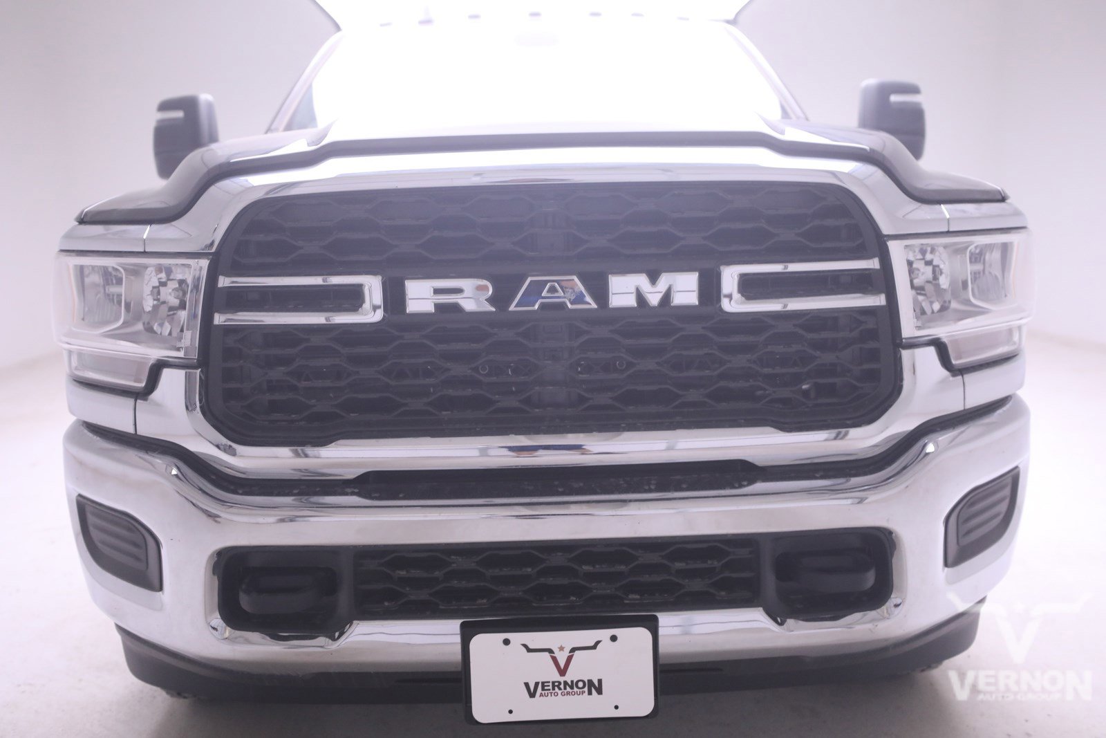 2024 Ram 3500 Tradesman photo 2