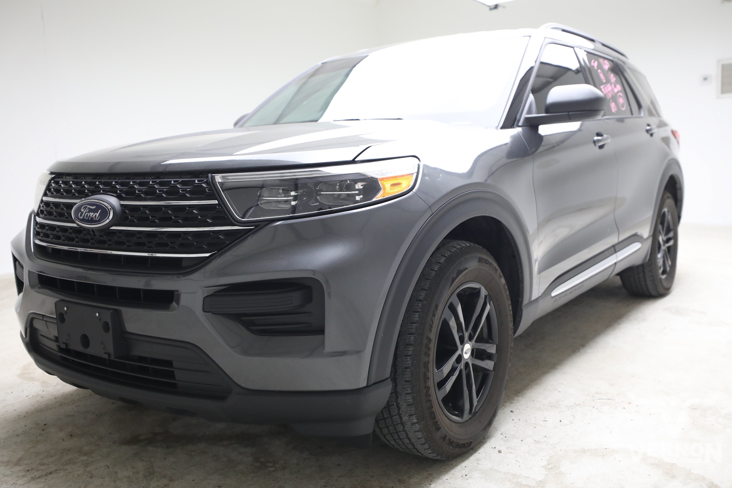 Explorer XLT SUV