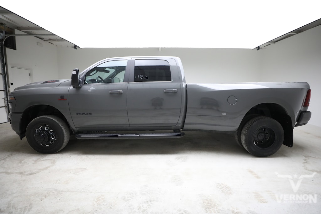 New 2026 Ram 3500 LARAMIE CREW CAB 4X4 8' BOX Pickup