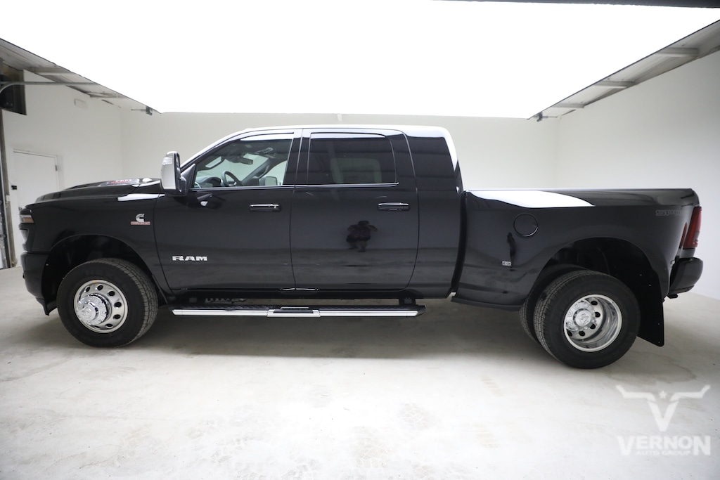 New 2026 Ram 3500 LARAMIE MEGA CAB 4X4 6'4 BOX Pickup