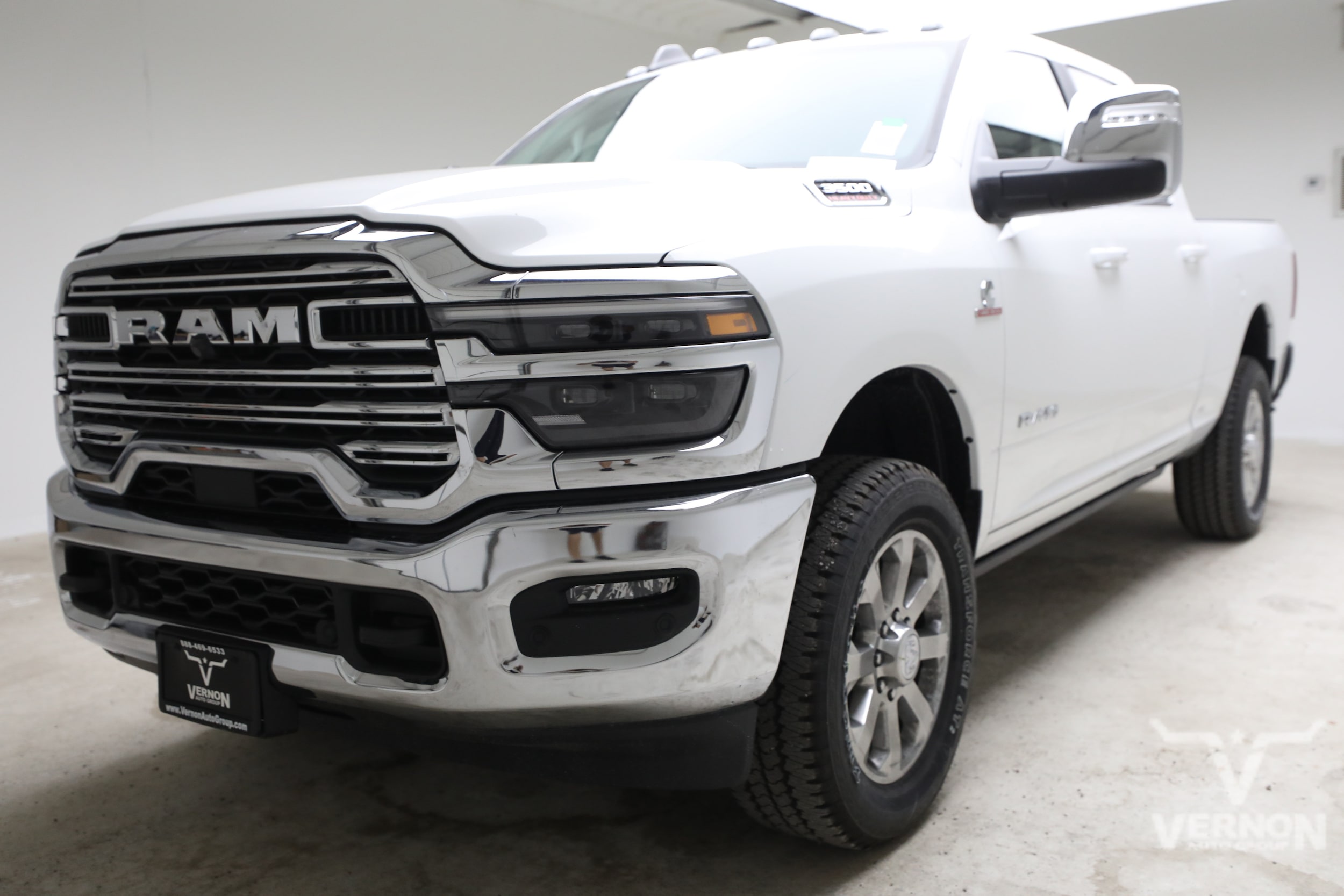 New 2026 Ram 3500 LARAMIE CREW CAB 4X4 6'4 BOX