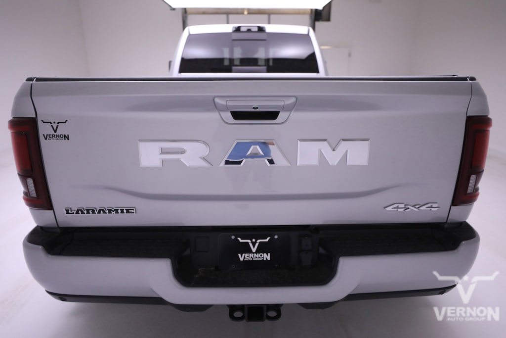 New 2026 Ram 3500 LARAMIE CREW CAB 4X4 8' BOX Pickup