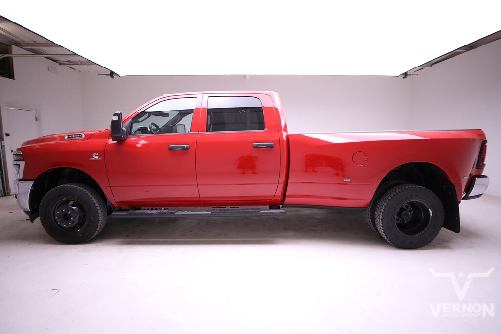 New 2026 Ram 3500 TRADESMAN CREW CAB 4X4 8' BOX Pickup