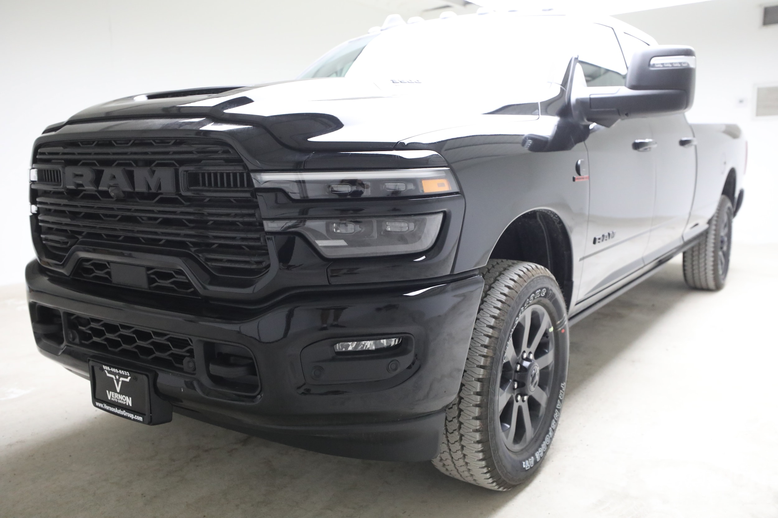 New 2026 Ram 3500 LARAMIE CREW CAB 4X4 8' BOX