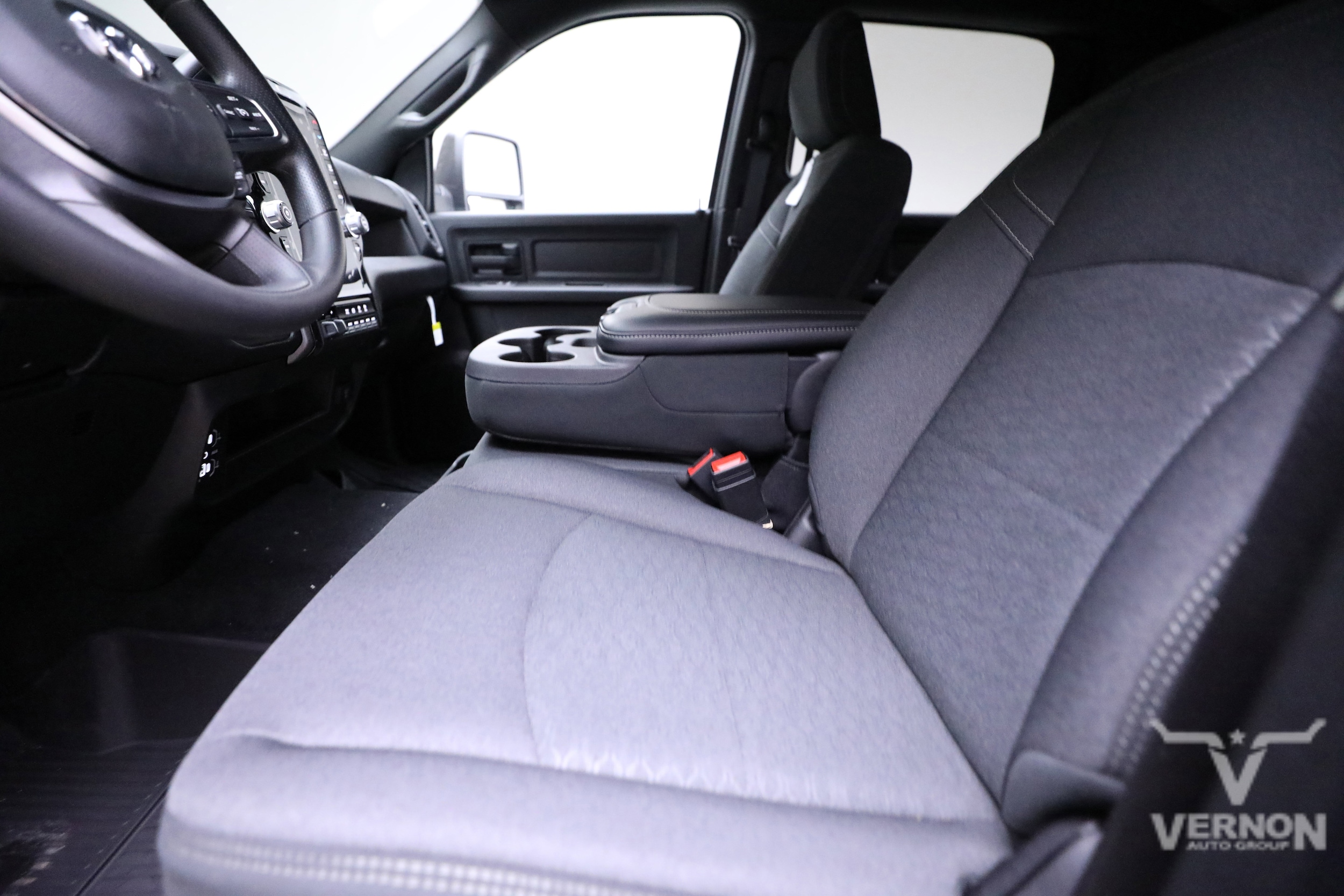 2026 RAM 3500 Tradesman - Photo 10