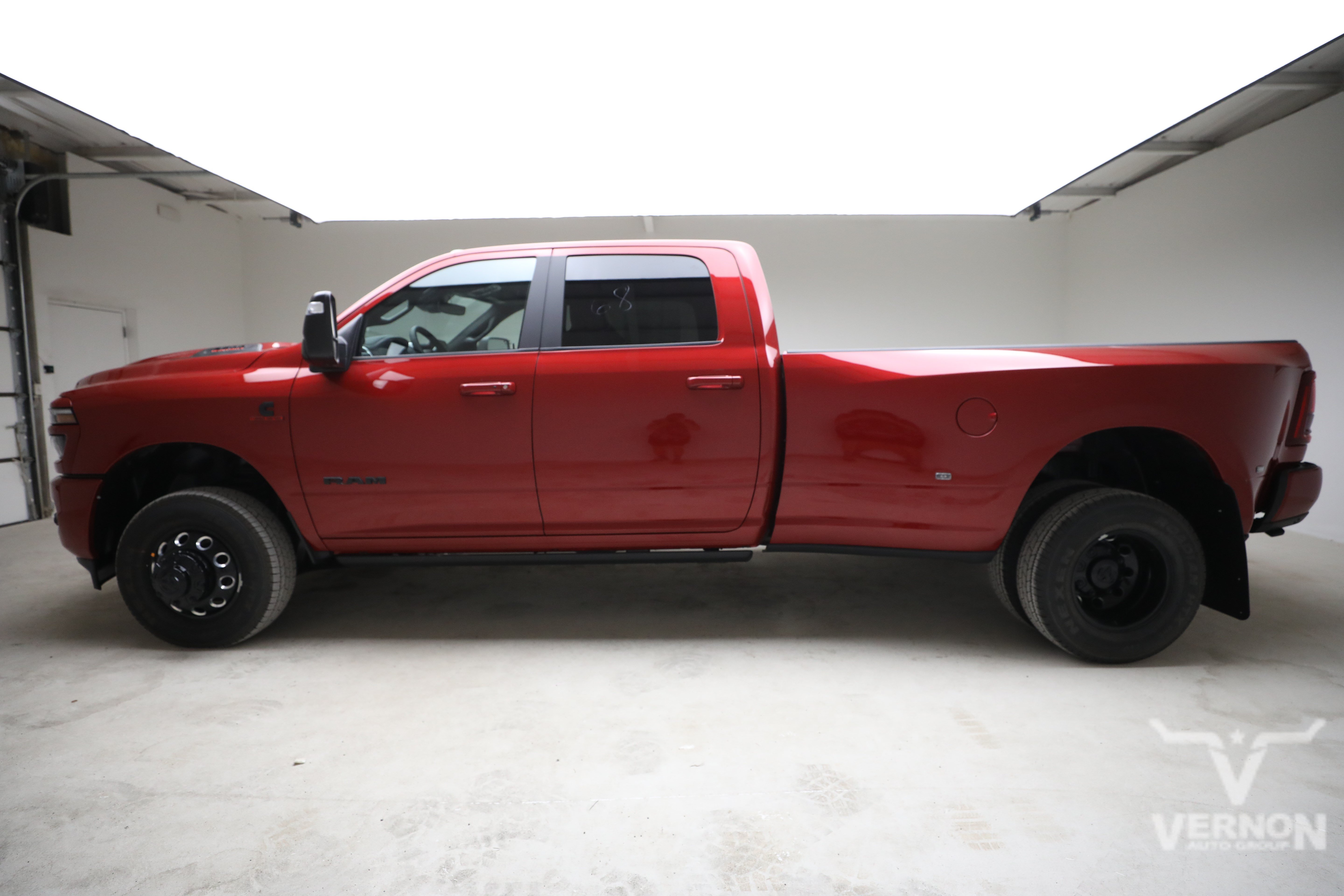 New 2026 Ram 3500 LARAMIE CREW CAB 4X4 8' BOX Pickup
