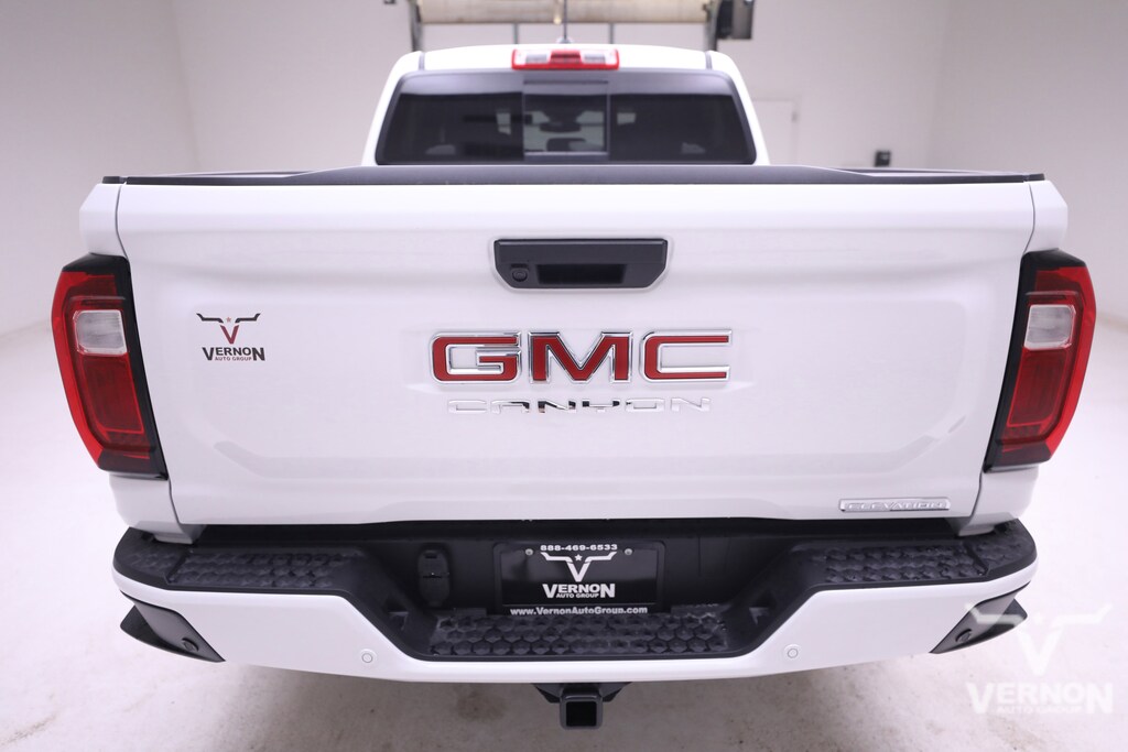 Used 2025 GMC Canyon Elevation Truck Crew Cab