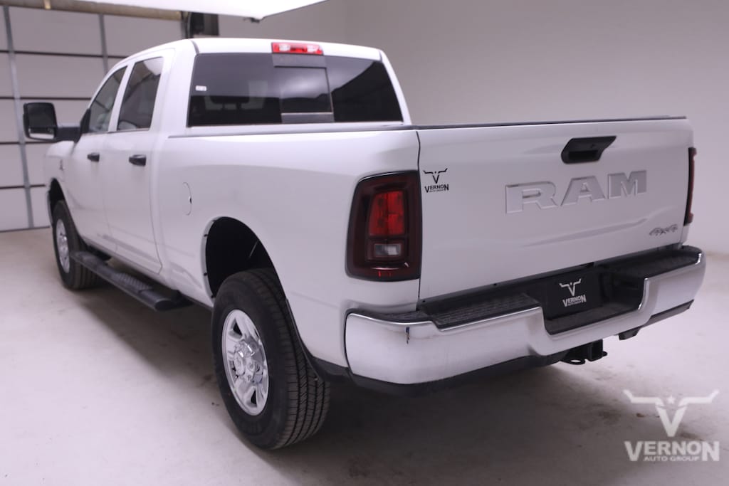 New 2026 Ram 2500 TRADESMAN CREW CAB 4X4 6'4 BOX Pickup