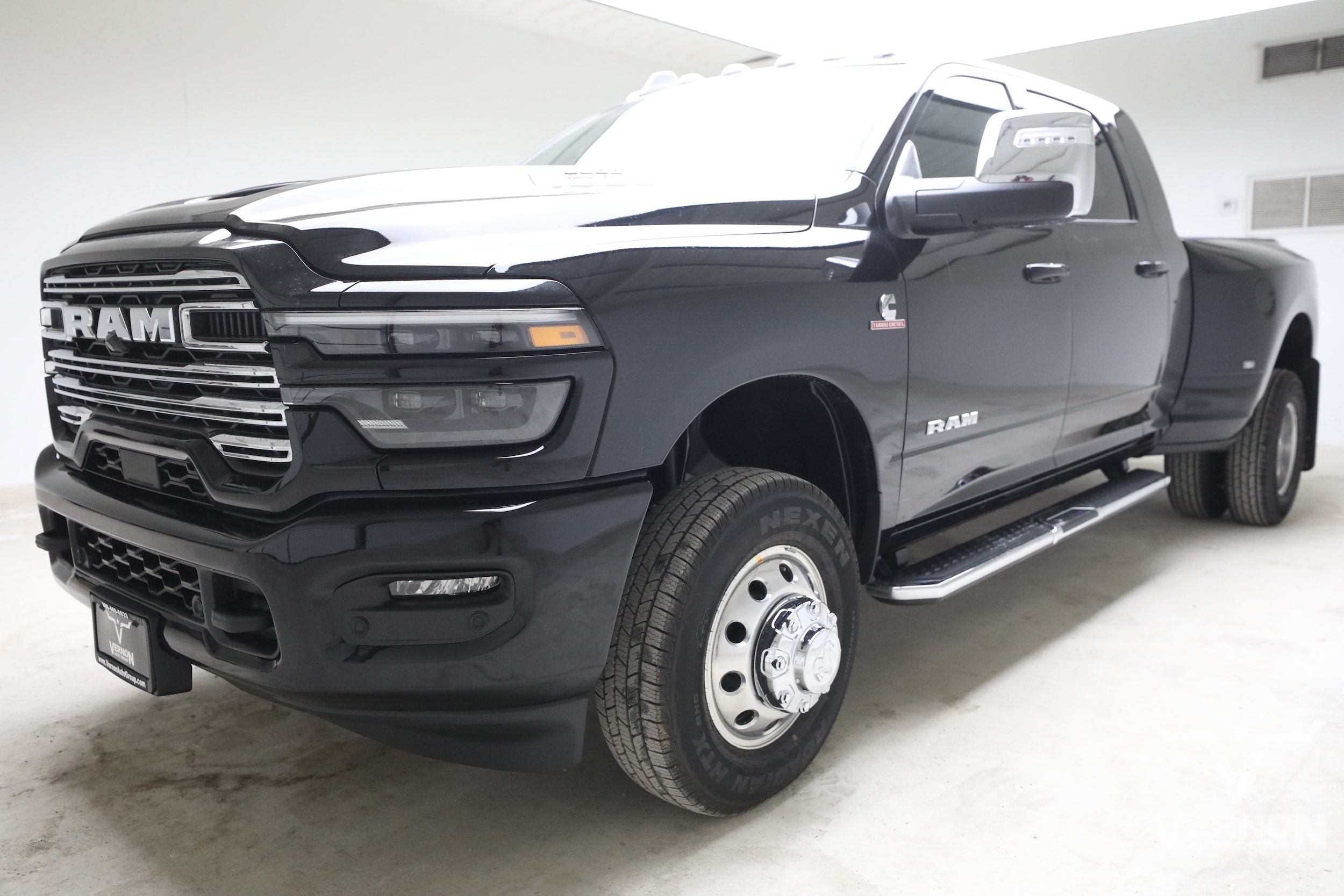 New 2026 Ram 3500 LARAMIE MEGA CAB 4X4 6'4 BOX