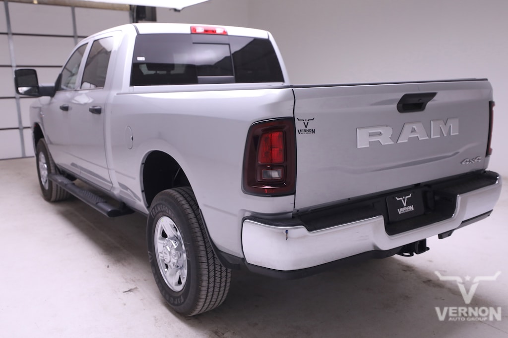New 2026 Ram 2500 TRADESMAN CREW CAB 4X4 6'4 BOX Pickup