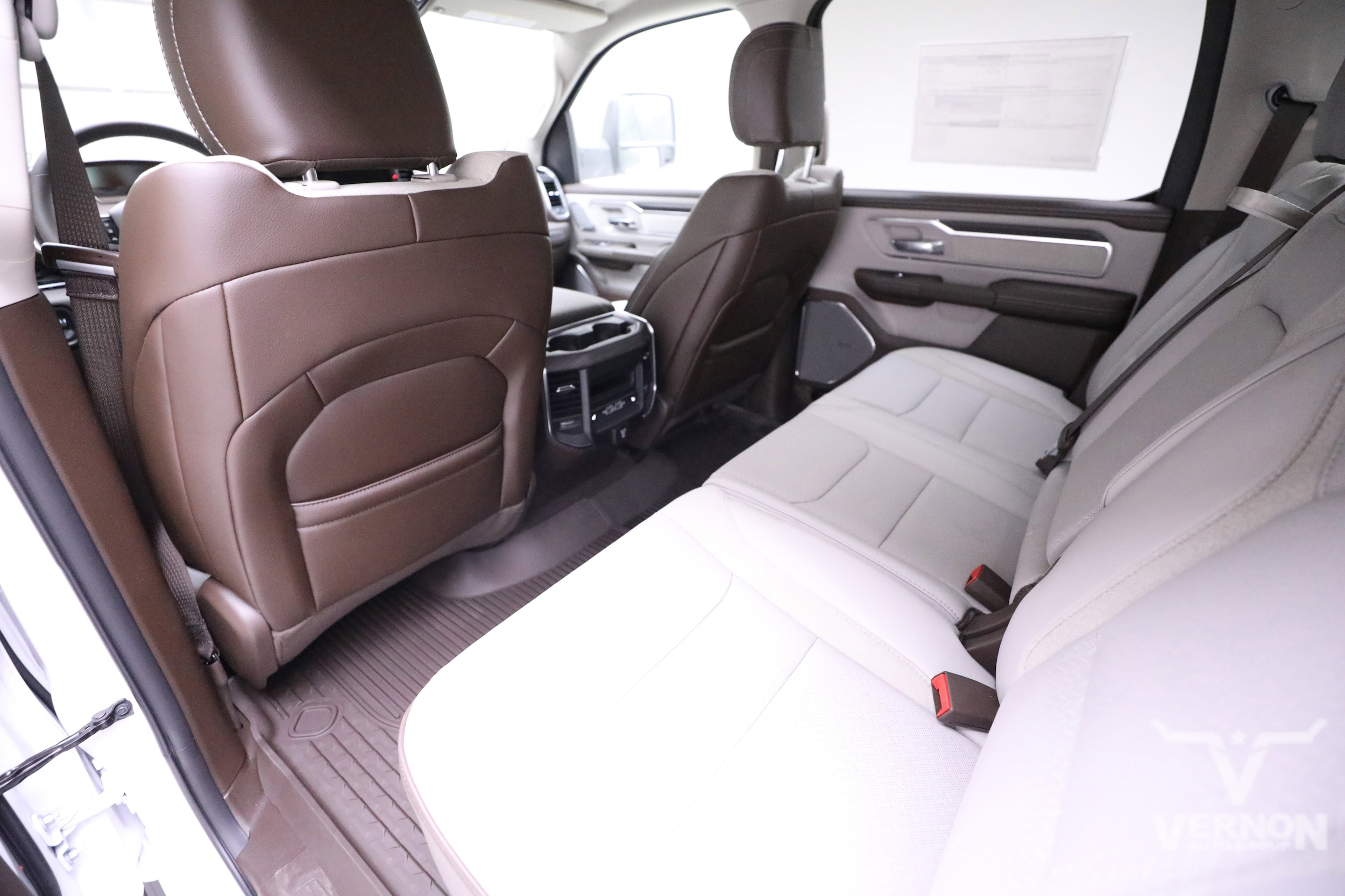 2026 RAM 1500 Laramie - Photo 9