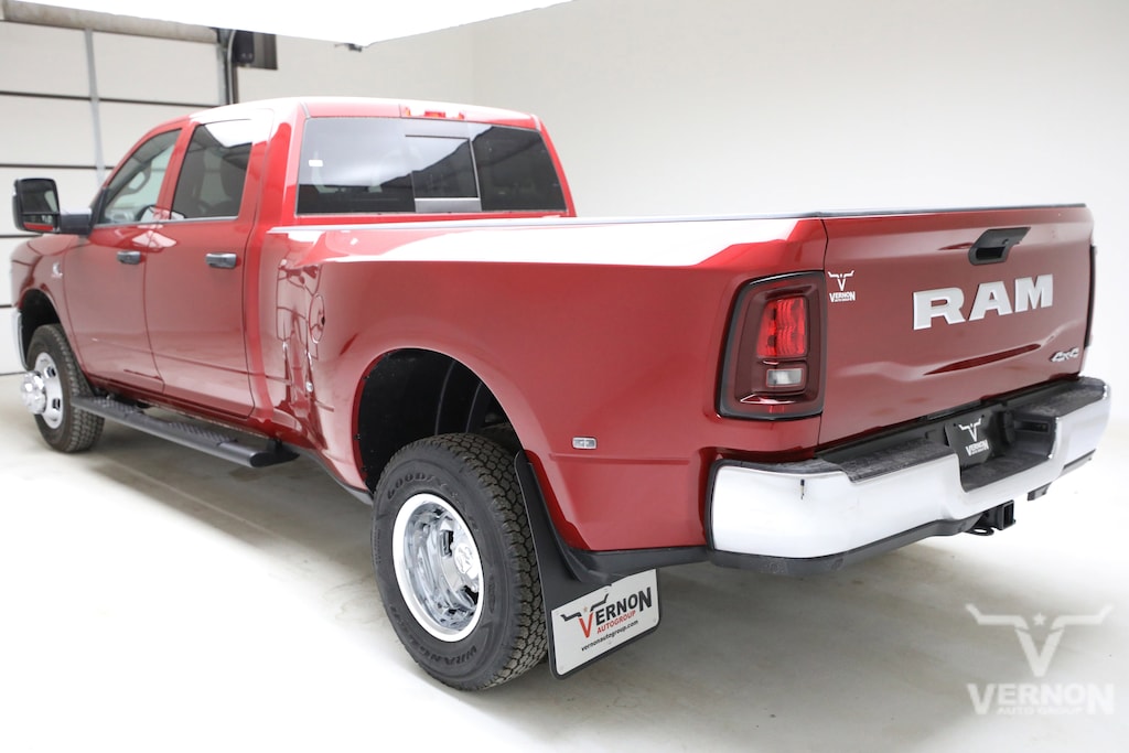 New 2026 Ram 3500 TRADESMAN CREW CAB 4X4 8' BOX Pickup