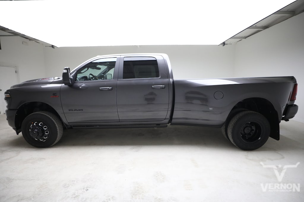 New 2026 Ram 3500 LARAMIE CREW CAB 4X4 8' BOX Pickup
