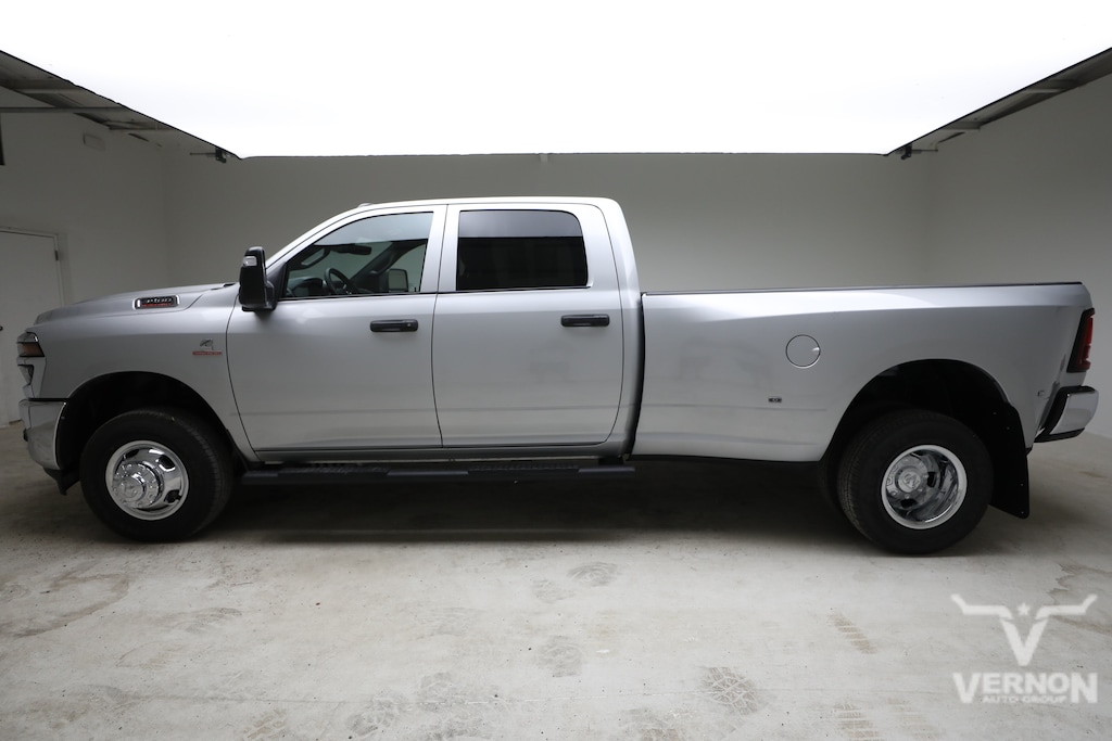 New 2026 Ram 3500 TRADESMAN CREW CAB 4X4 8' BOX Pickup