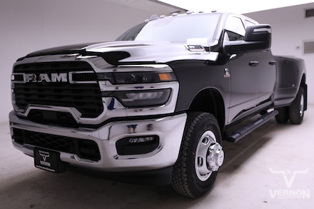 2026 Ram 3500 TRADESMAN CREW CAB 4X4 8' BOX Pickup