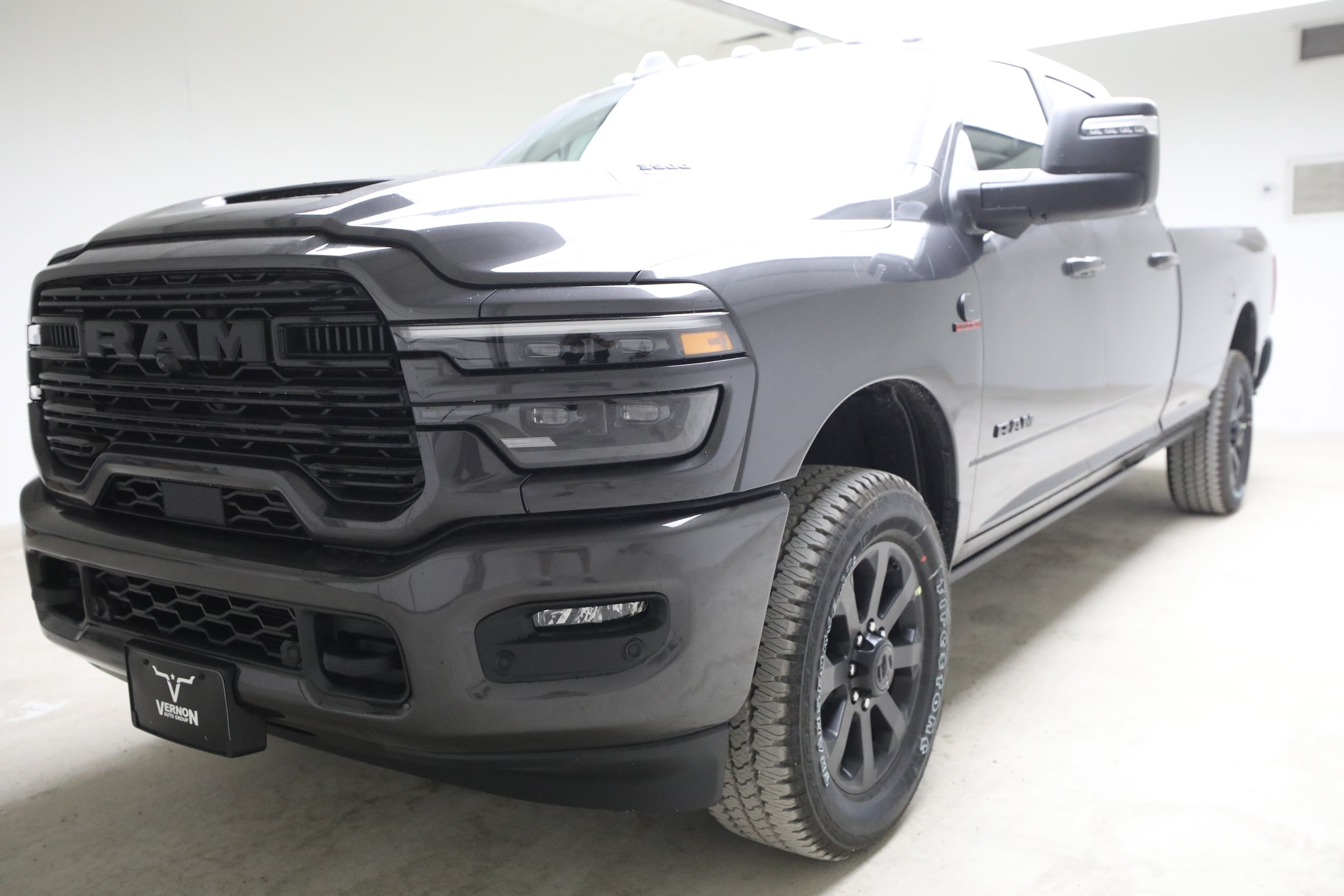 New 2026 Ram 3500 LARAMIE CREW CAB 4X4 8' BOX