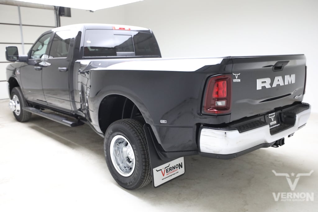 New 2026 Ram 3500 TRADESMAN CREW CAB 4X4 8' BOX Pickup