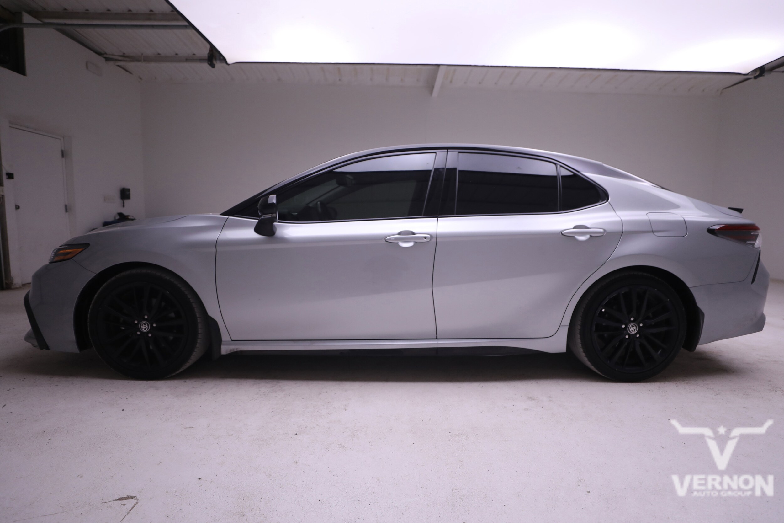 2021 Toyota Camry XSE V6 photo 2