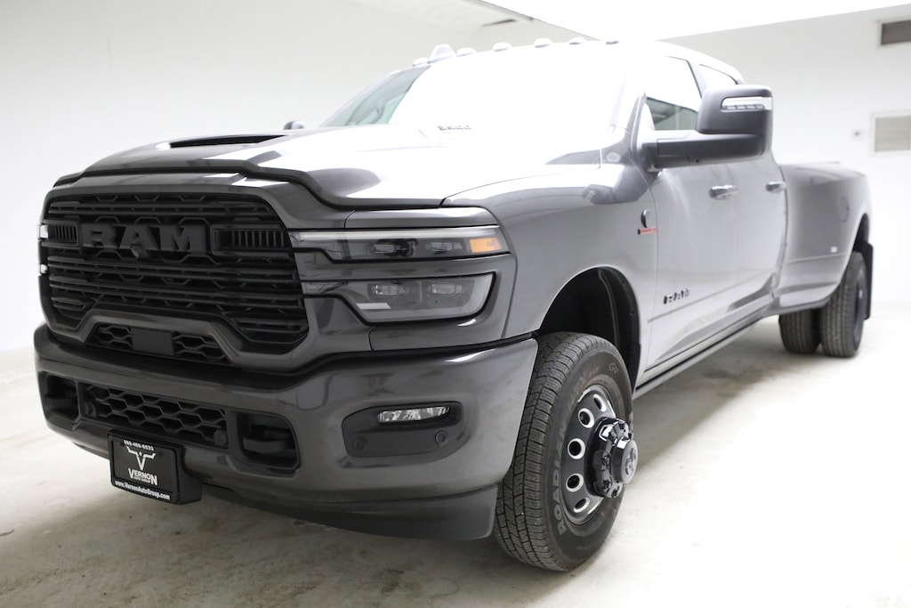New 2026 Ram 3500 LARAMIE CREW CAB 4X4 8' BOX Pickup