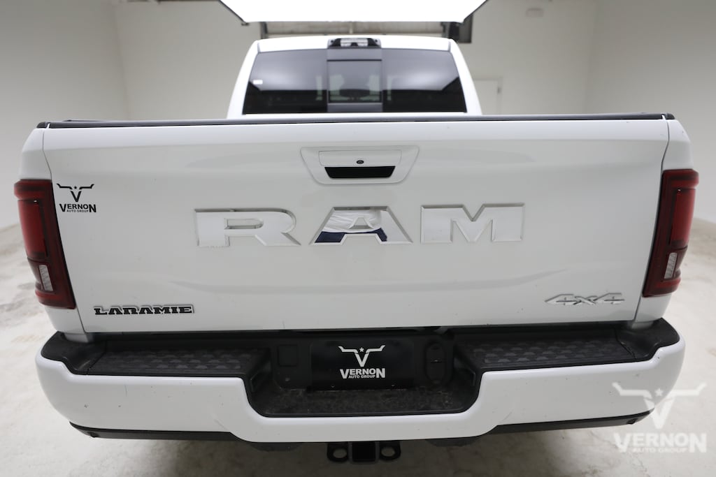 New 2026 Ram 2500 LARAMIE CREW CAB 4X4 6'4 BOX Pickup